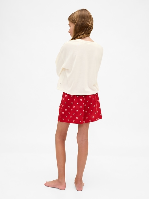 kinder-pyjama-shorts-set aus recycelten materialien
