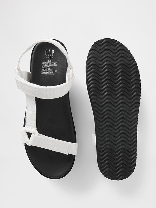 kinder-sandalen aus canvas mit riemen