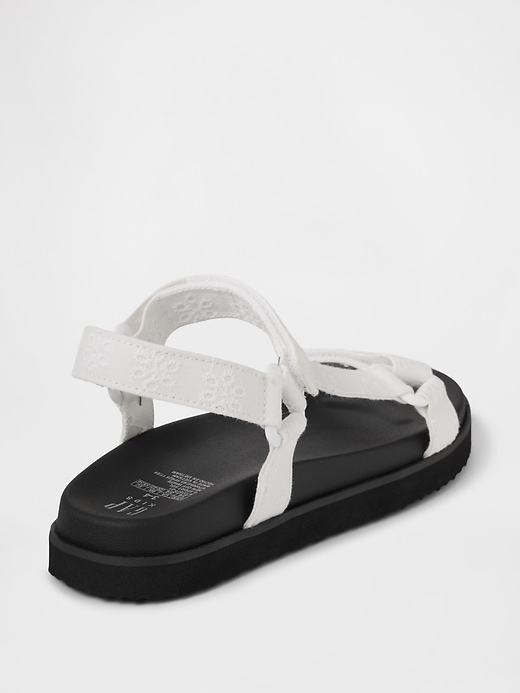 kinder-sandalen aus canvas mit riemen