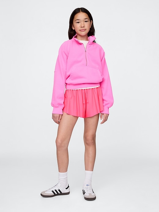 kinder-laufshorts mit schmetterlingsaum