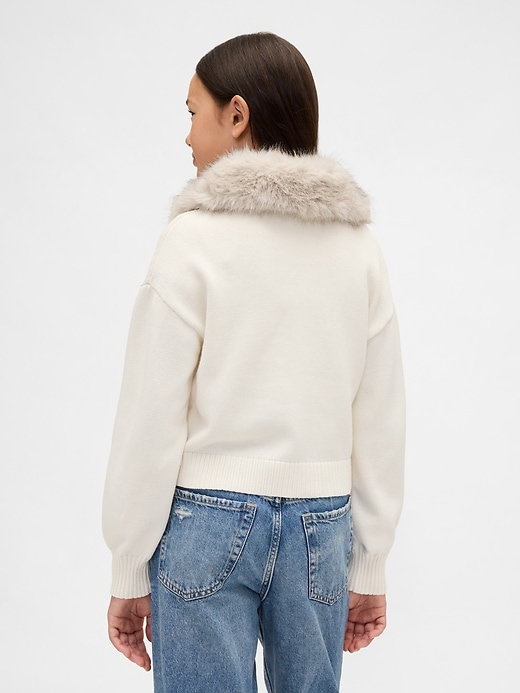 kinder-strickjacke mit kunstpelzkragen
