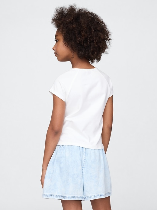 kinder-t-shirt mit eckigem ausschnitt