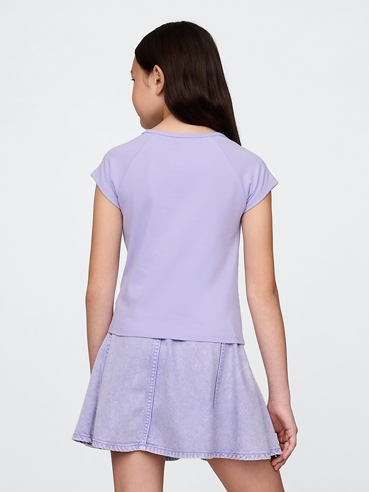 kinder-t-shirt mit eckigem ausschnitt
