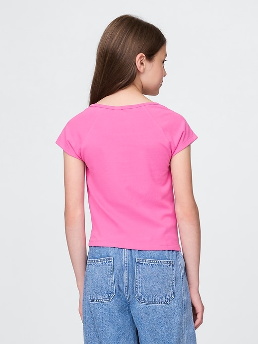 kinder-t-shirt mit eckigem ausschnitt