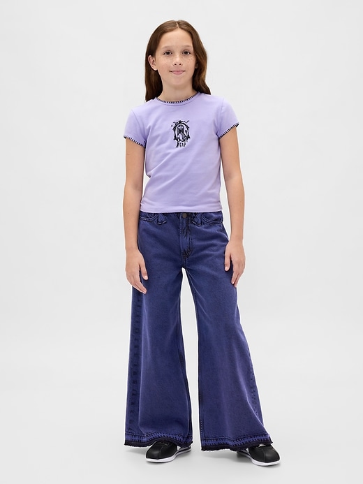 gap × disney tim burtons „nightmare before christmas kinder-t-shirt mit verkleinerter grafik